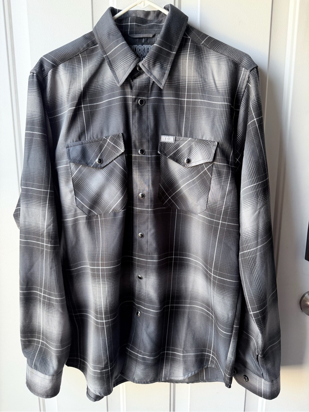Dixxon Flannel Co Limited Edition Black Gray Plaid Snap Men’s Medium